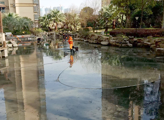 灵石景观池淤泥清理